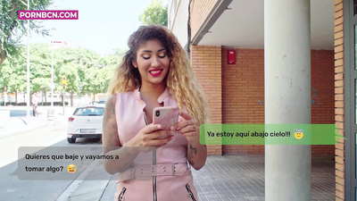 तिचा नवरा काम करत असताना अविश्वासू पत्नी तिच्या तरुण प्रियकराला कठोरपणे चोदत आहे. स्तन आणि मोठे गाढव असलेली लॅटिना. व्हीनस ऍफ्रोडाइट.